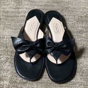 Talbot’s flat sandals black leather 7 1/2